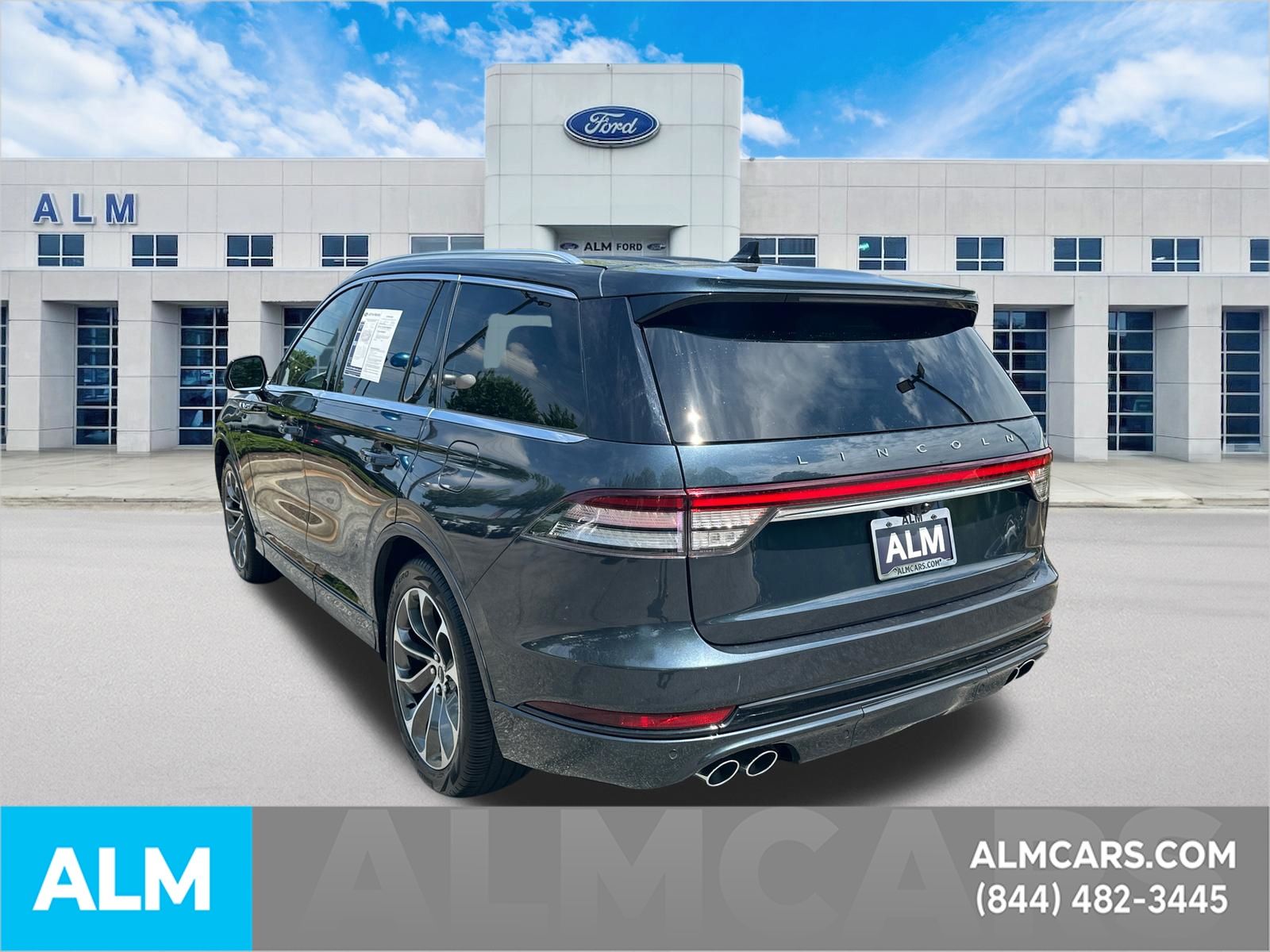 Used 2023 Blue Lincoln Grand Touring image 8