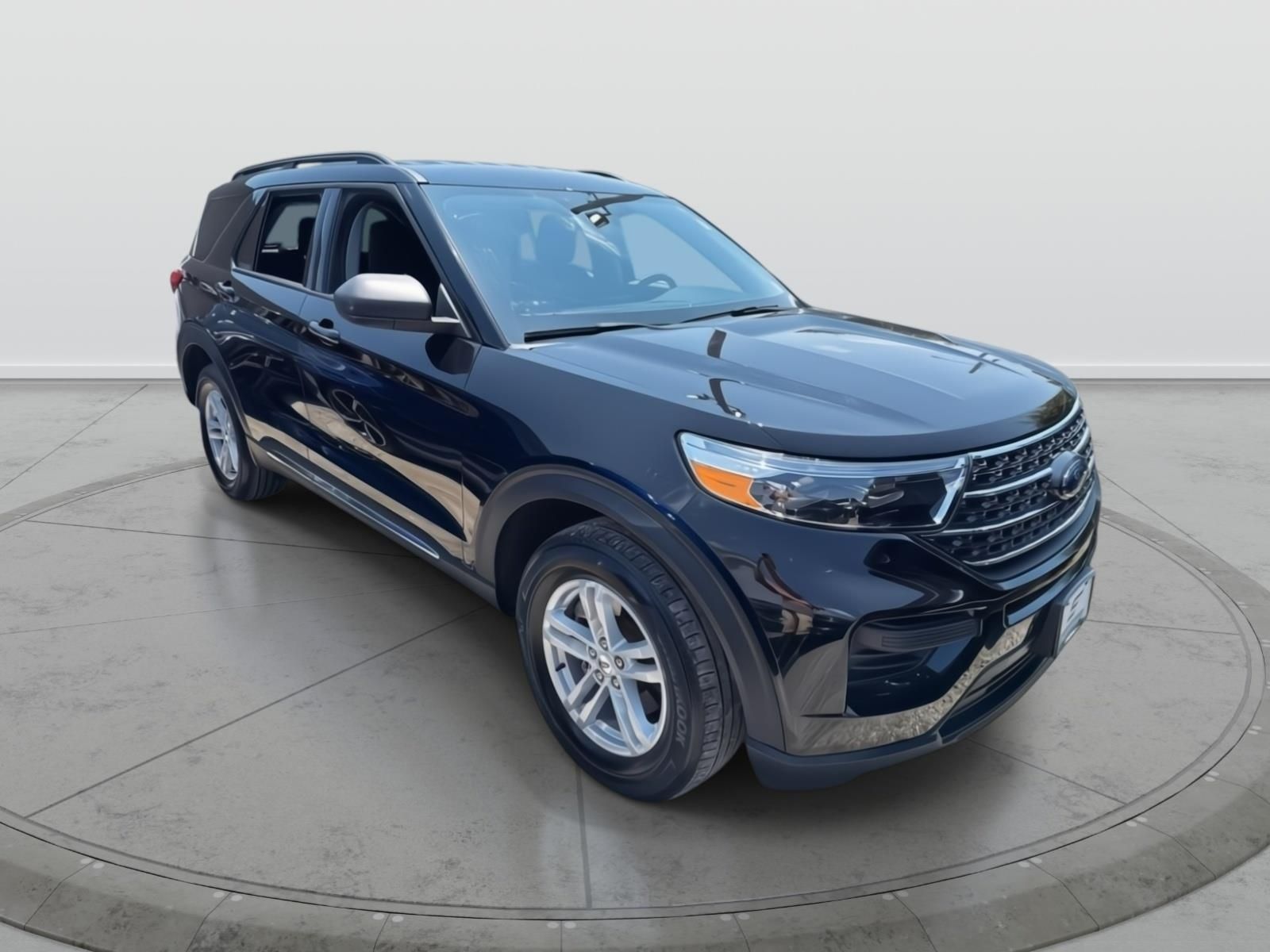 2022 Ford Explorer XLT 4WD's photo