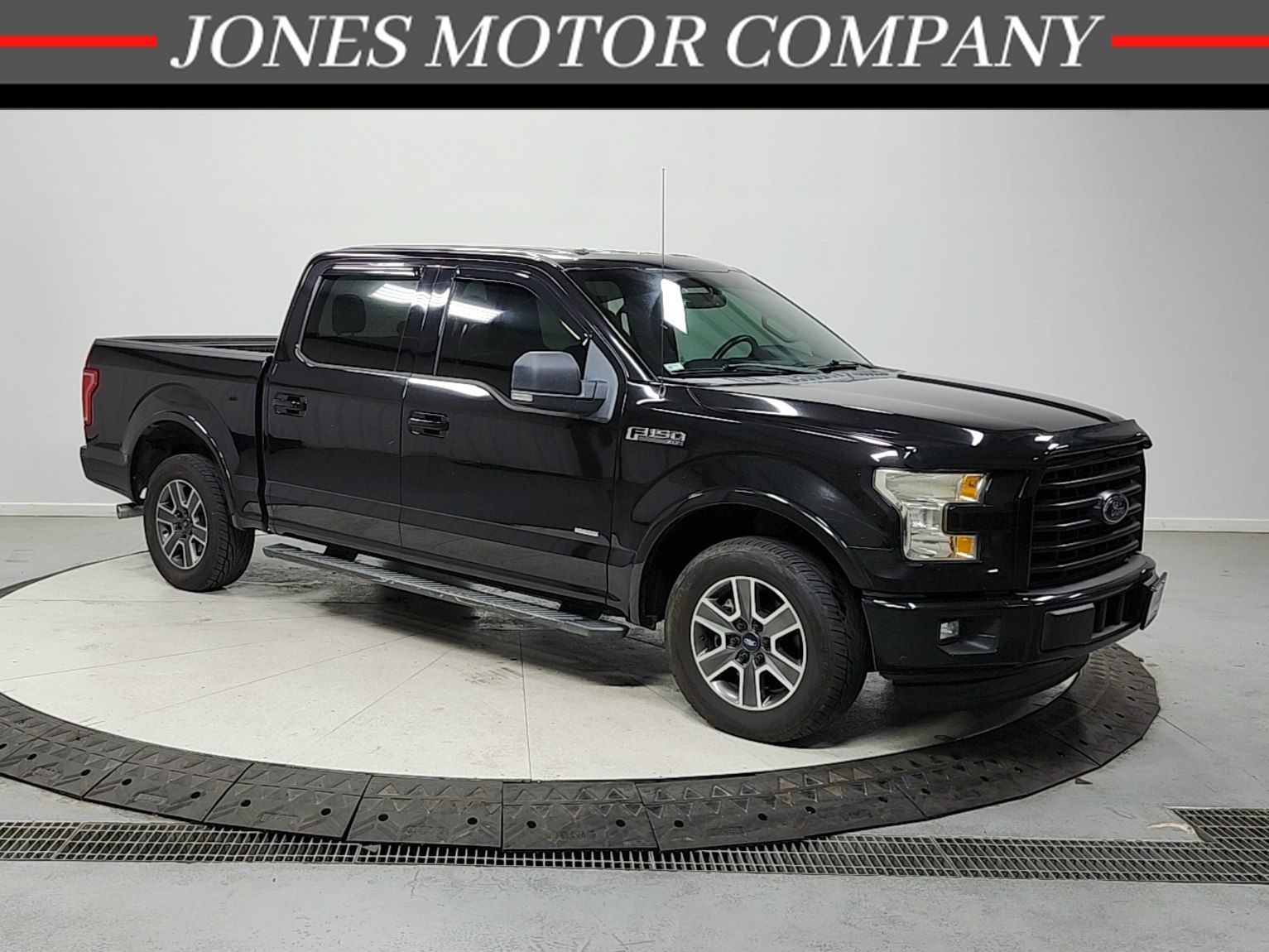 Tuxedo Black Metallic 2015 Ford F-150 XLT SuperCrew Pickup Truck 4X2 6-Speed Automatic