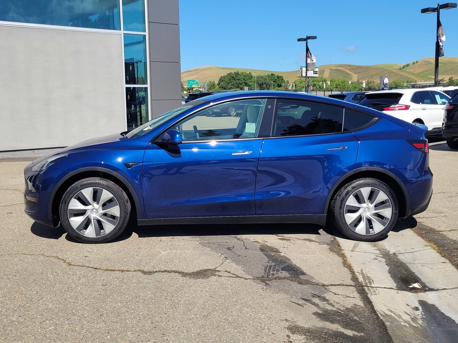 Used 2022  Tesla Long Range image 7