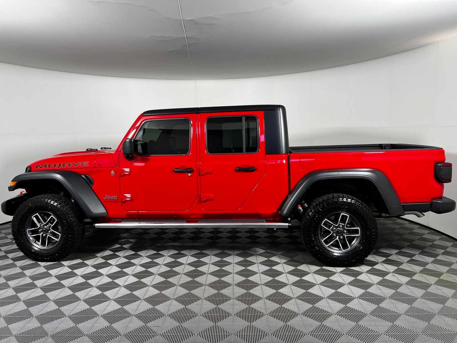 Thumbnail: 2025 Jeep Gladiator - 8
