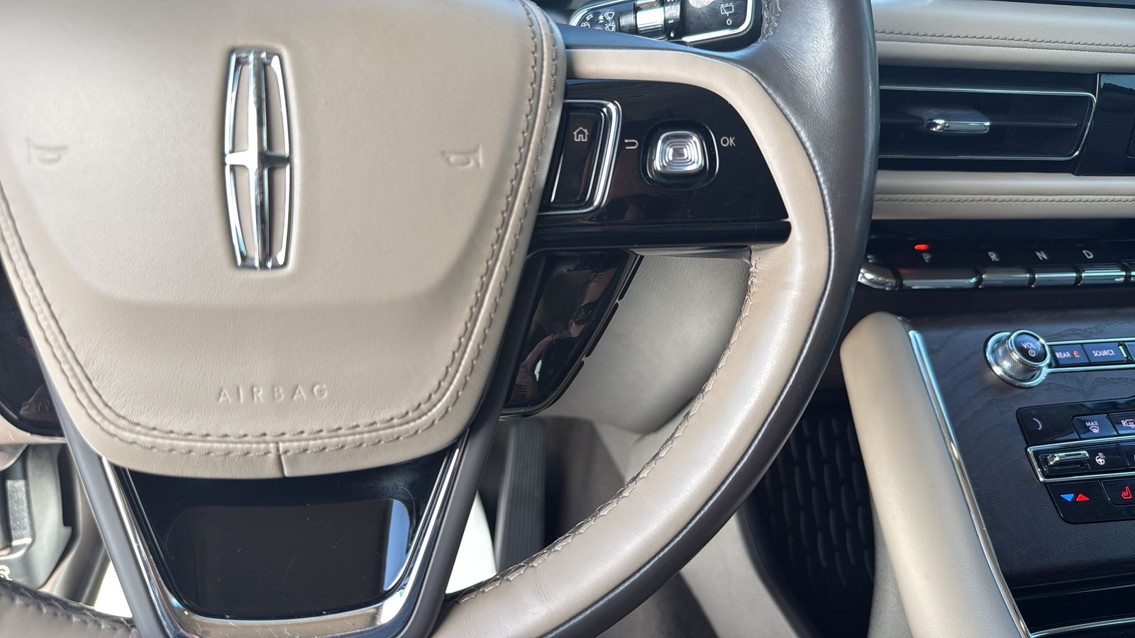 Used Car 2020 Lincoln Aviator  Grand Touring For Sale Under $35,000 In Austin, Texas