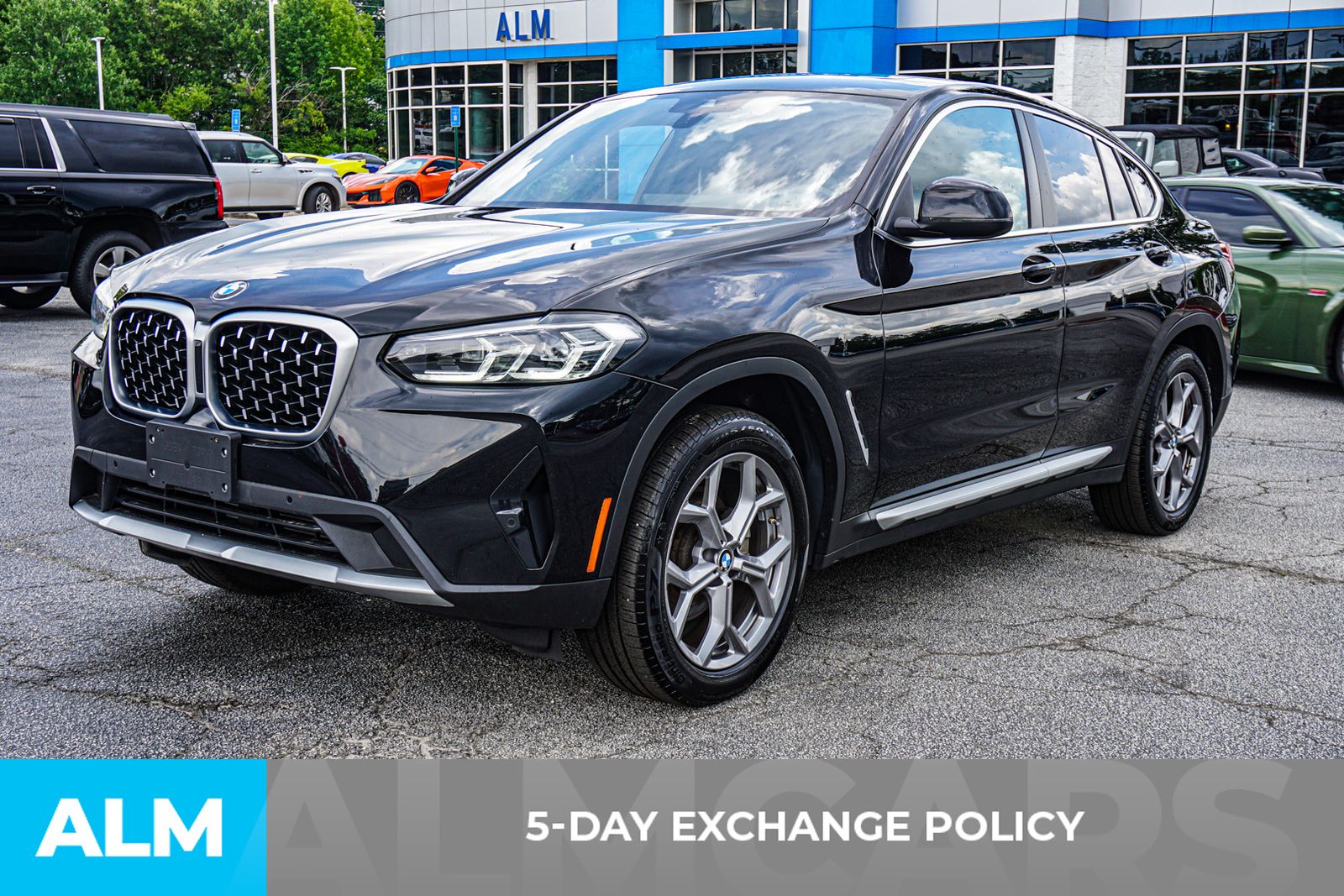 Used 2025 Black BMW xDrive30i image 4