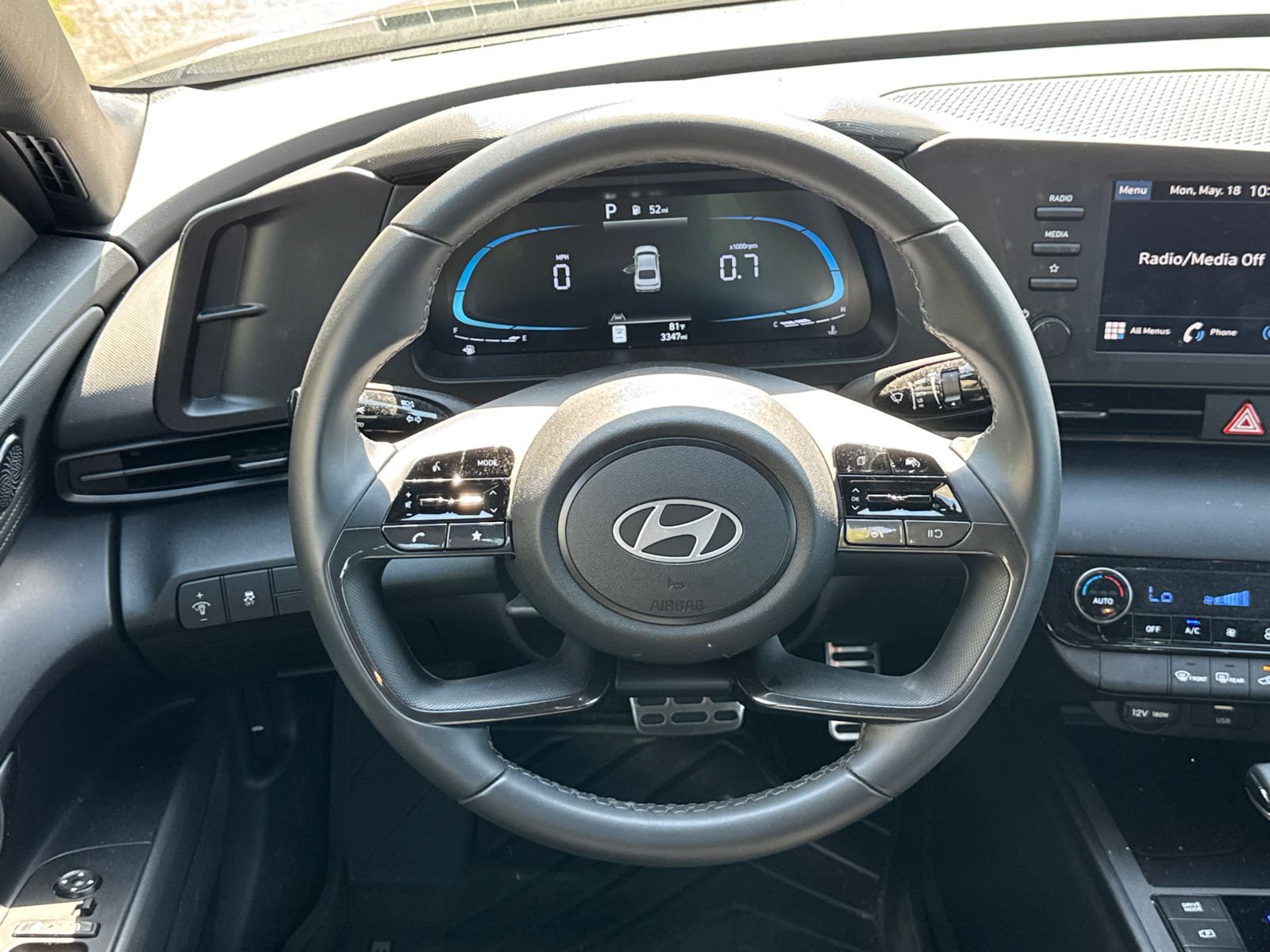 Used 2025 Gray Hyundai SEL Sport image 23