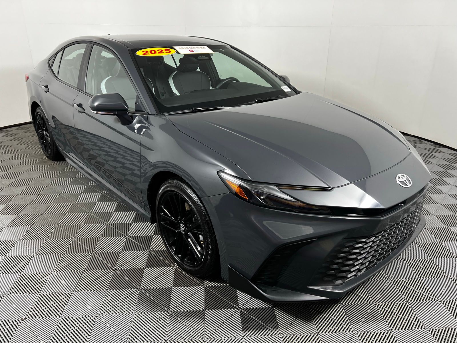 Thumbnail: 2025 Toyota Camry - 3