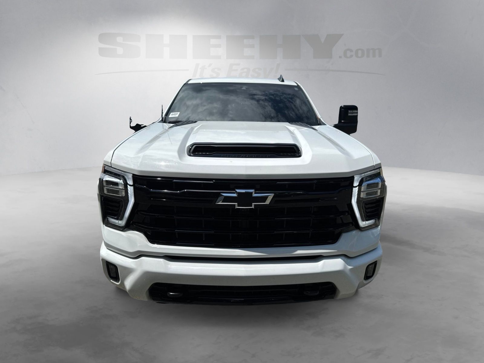 Used 2024 Summit White Chevrolet LT image 16