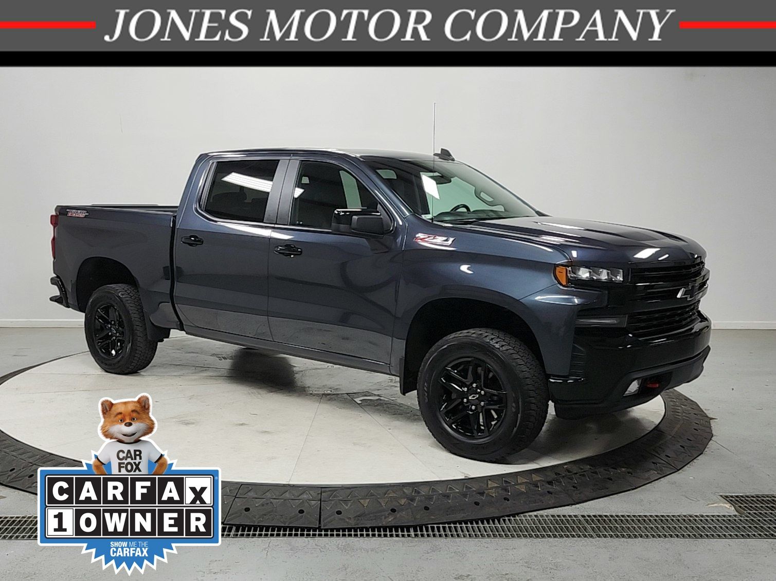 Shadow Gray Metallic 2022 Chevrolet Silverado 1500 LT Trail Boss Crew Cab 4WD Pickup Truck Four-Wheel Drive Automatic