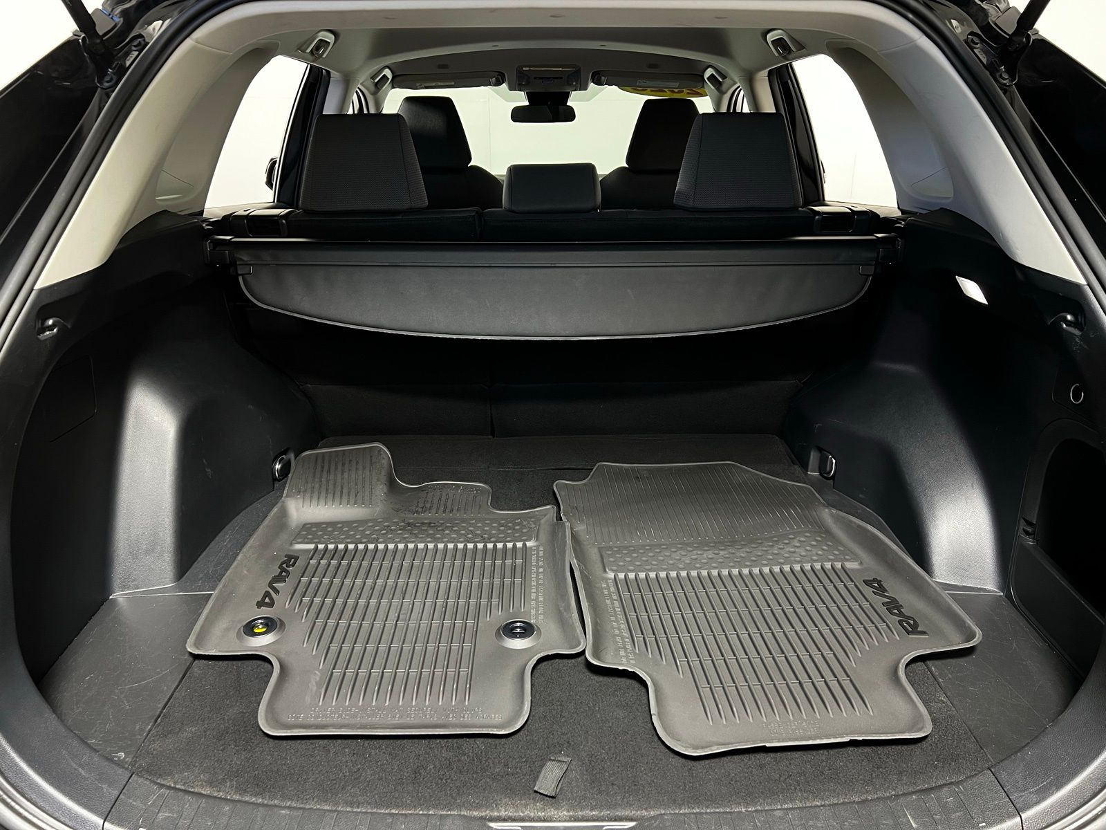 Thumbnail: 2025 Toyota RAV4 - 24