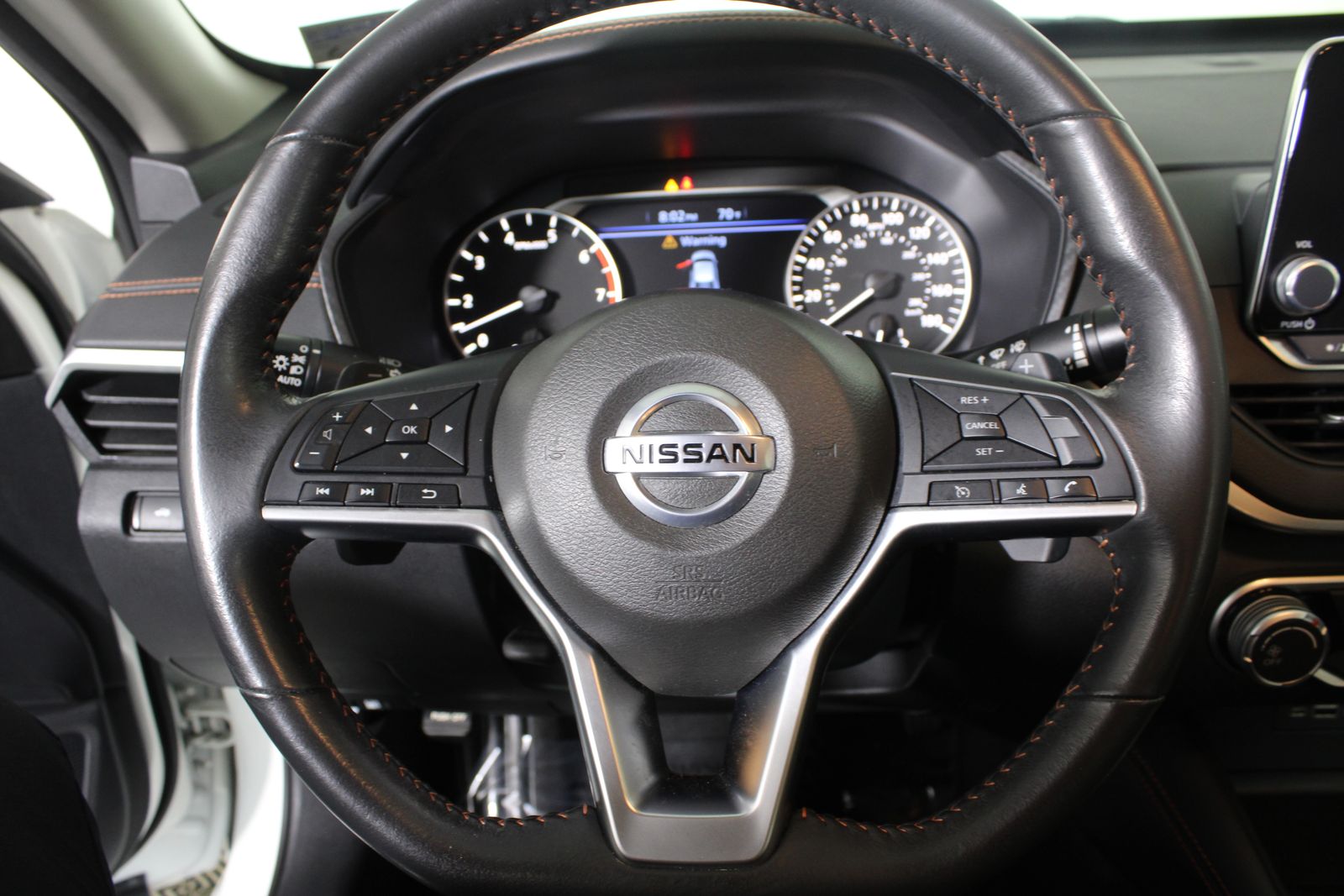 Used 2022 White Nissan 2.0 SR image 25