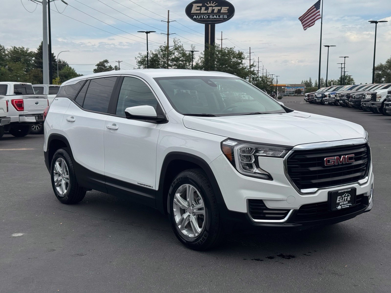Used 2024 GMC Terrain SUV