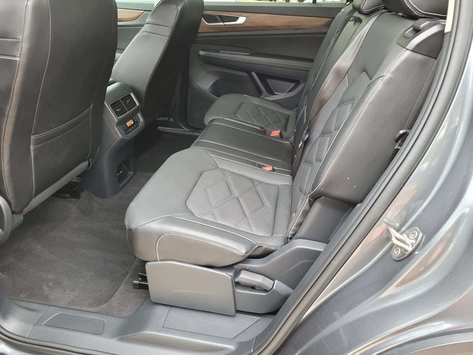 used 2024 Volkswagen Atlas car, priced at $29,980