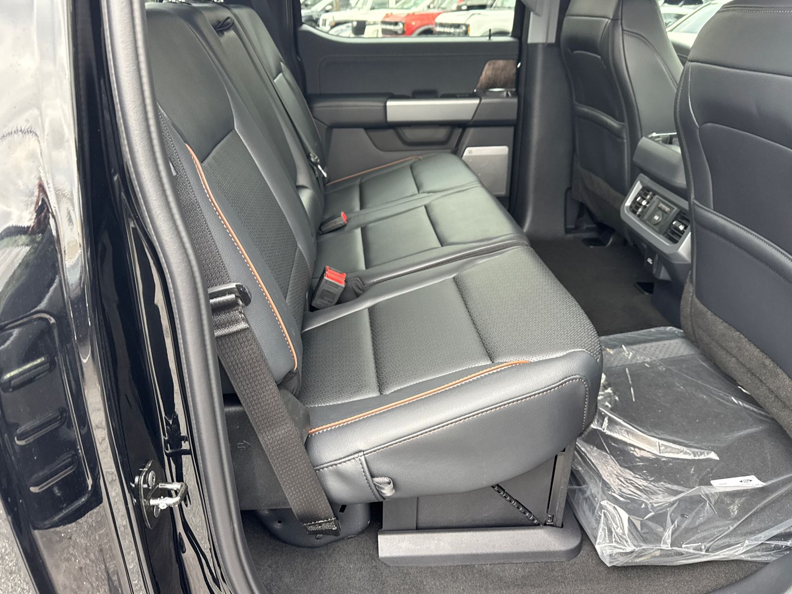 New 2026 Agate Black Metallic Ford F-250® Lariat® image 17