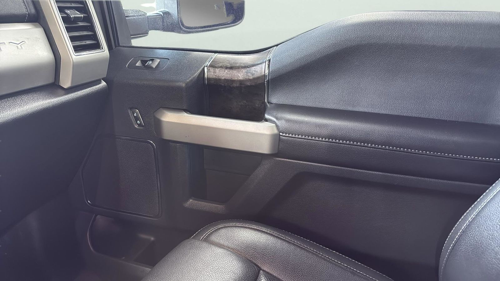 Used Car 2022 Ford F-350sd  Lariat For Sale Under $60,000 In Austin, Texas