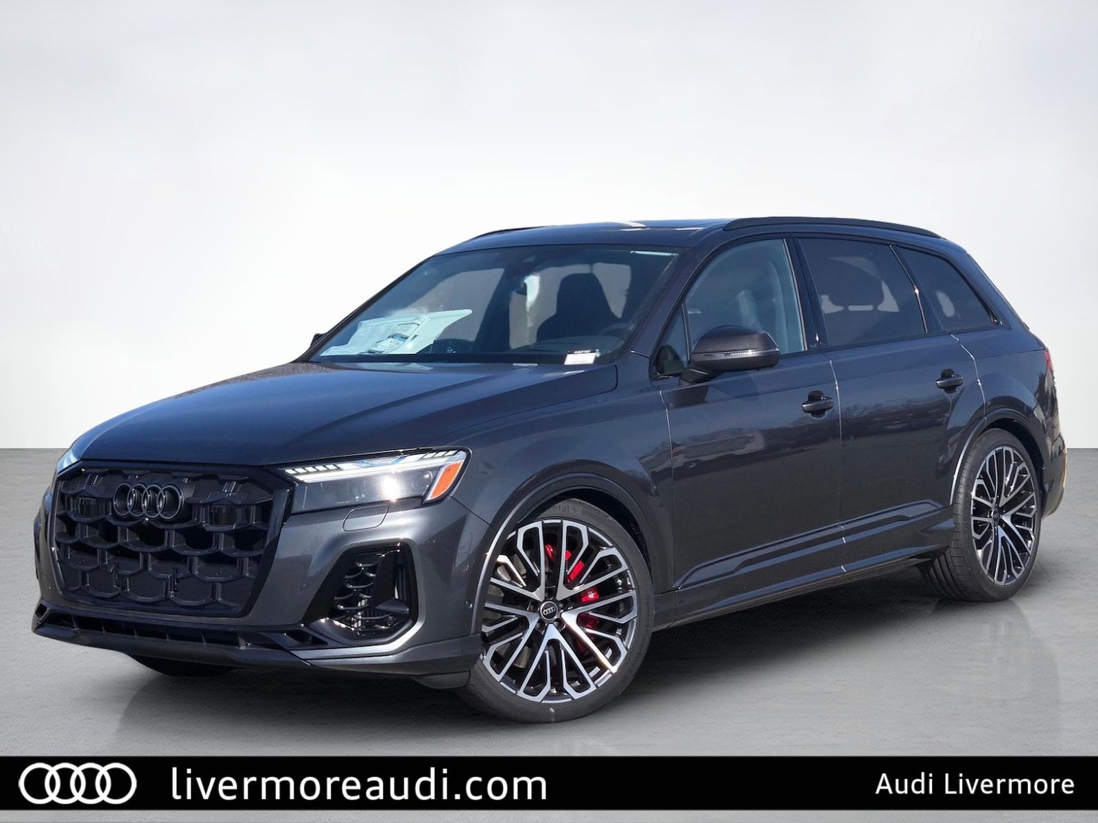 2026 Audi SQ7 Prestige — full photo 1 of 45