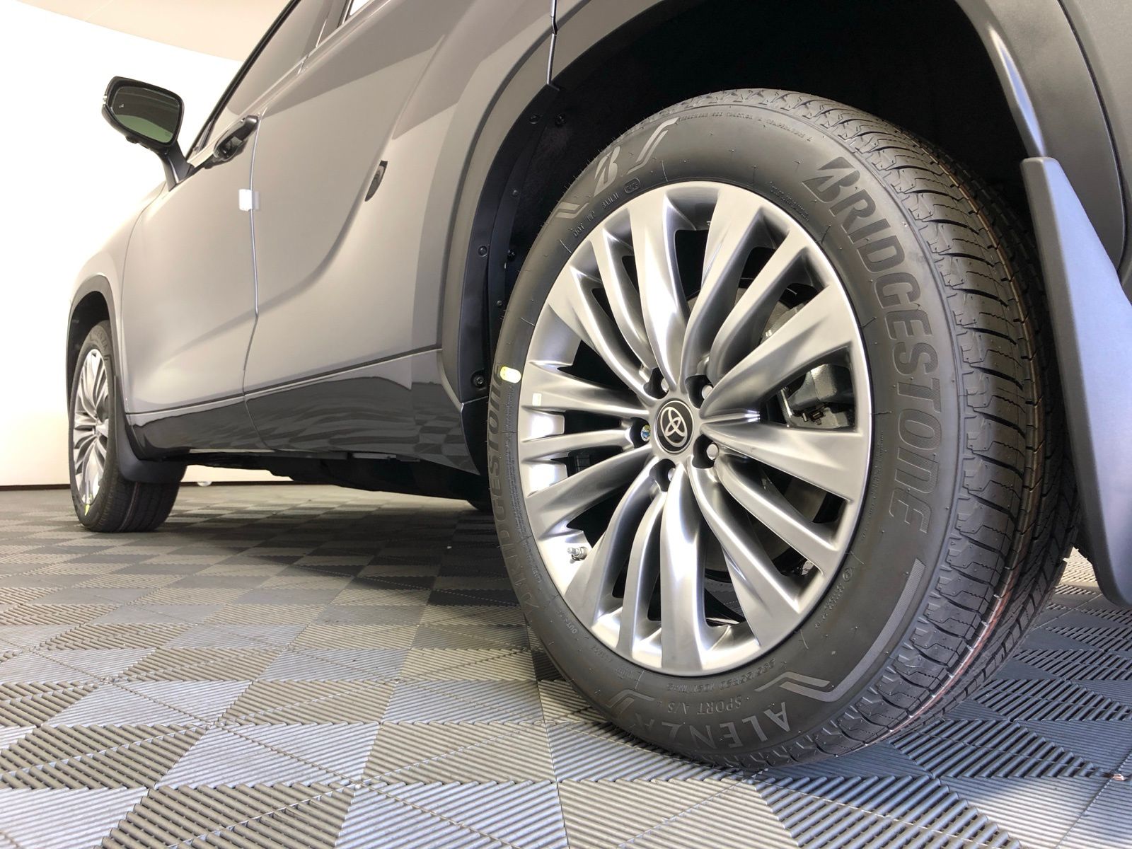 2025 Toyota Highlander Platinum 26