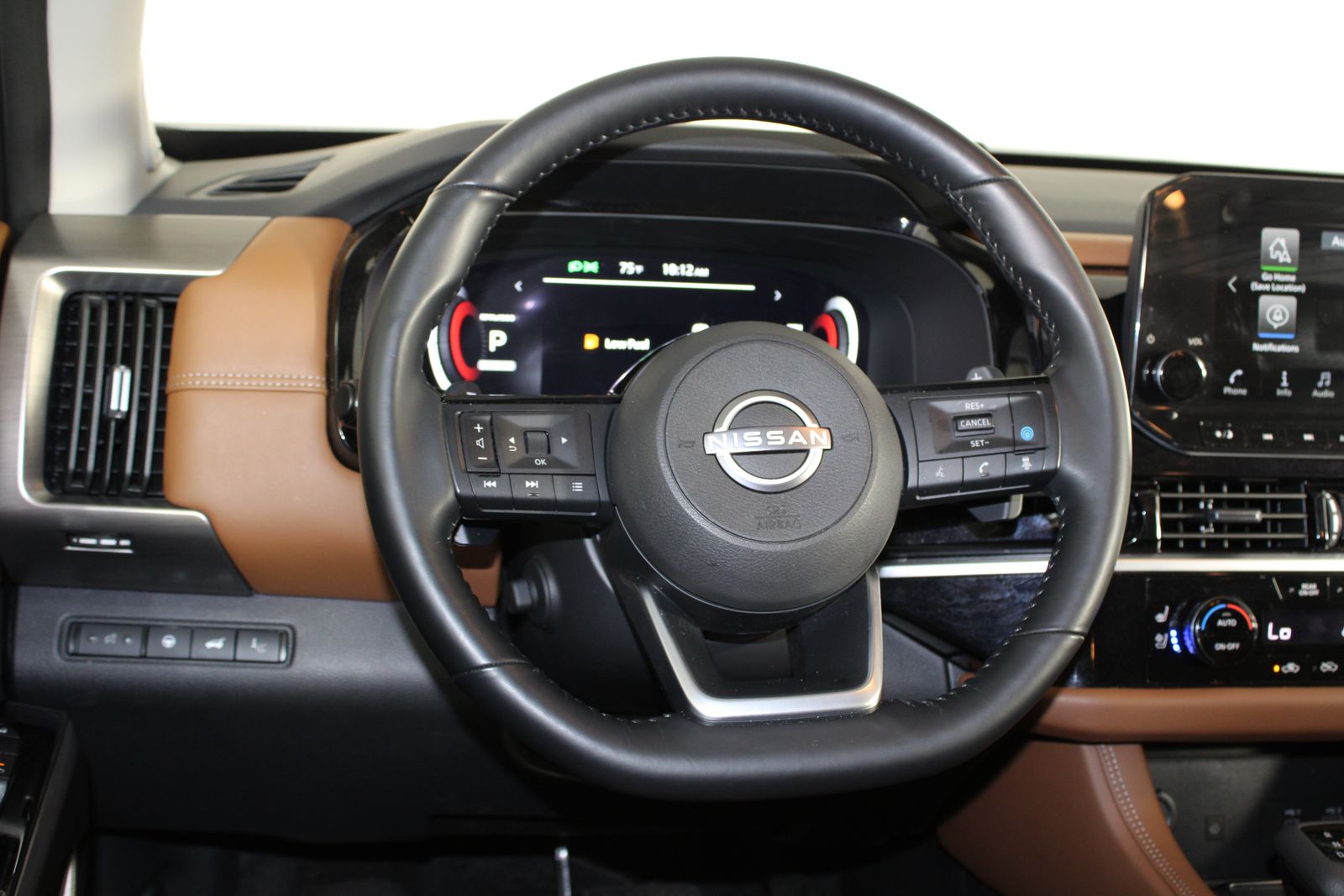 Used 2025 Gray Nissan Platinum image 6