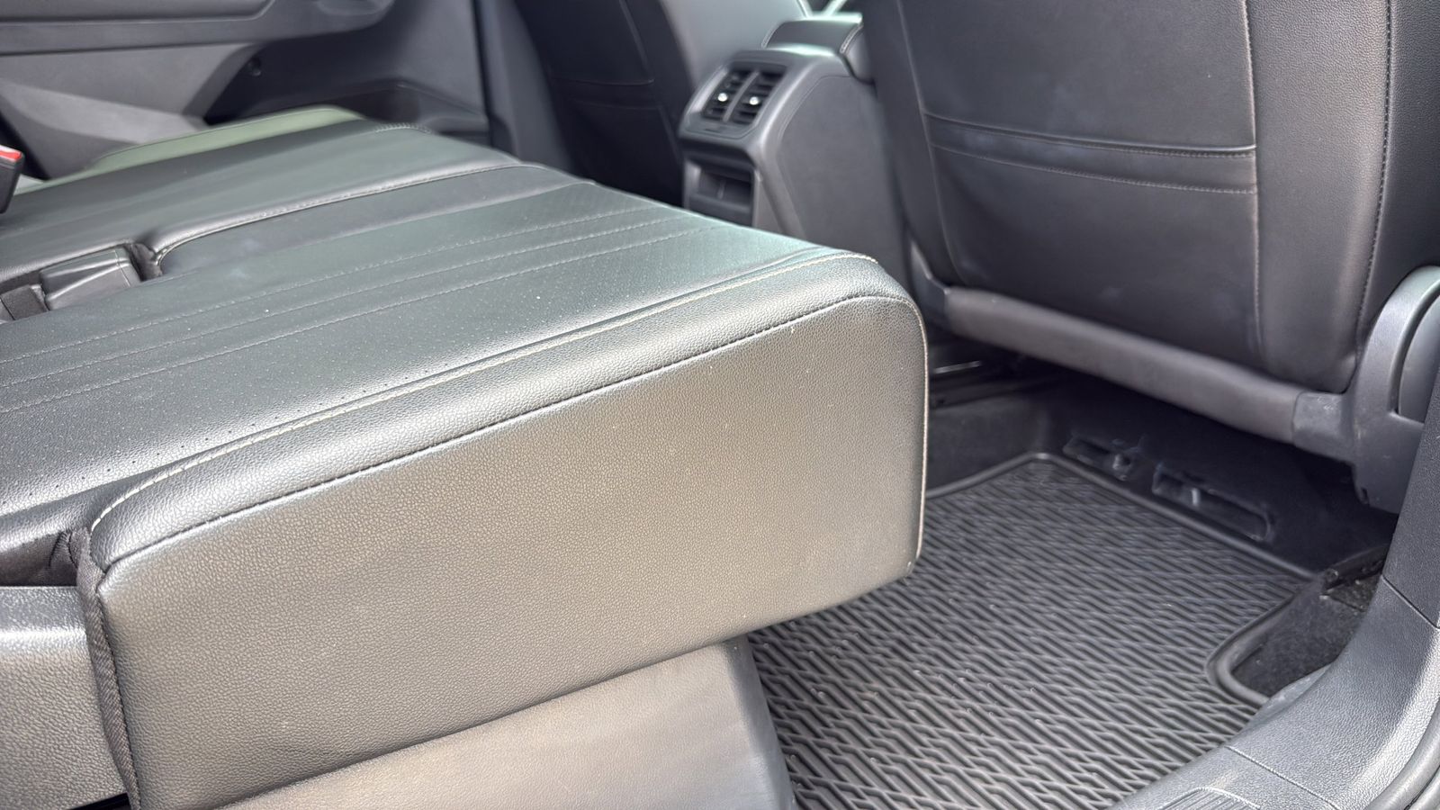 Used Car 2023 Volkswagen Tiguan  2.0t Se R-line Black For Sale Under $25,000 In Austin, Texas