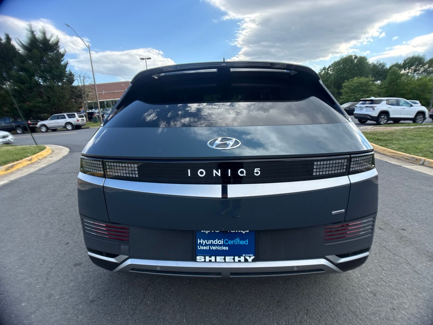 View vehicle photo 7