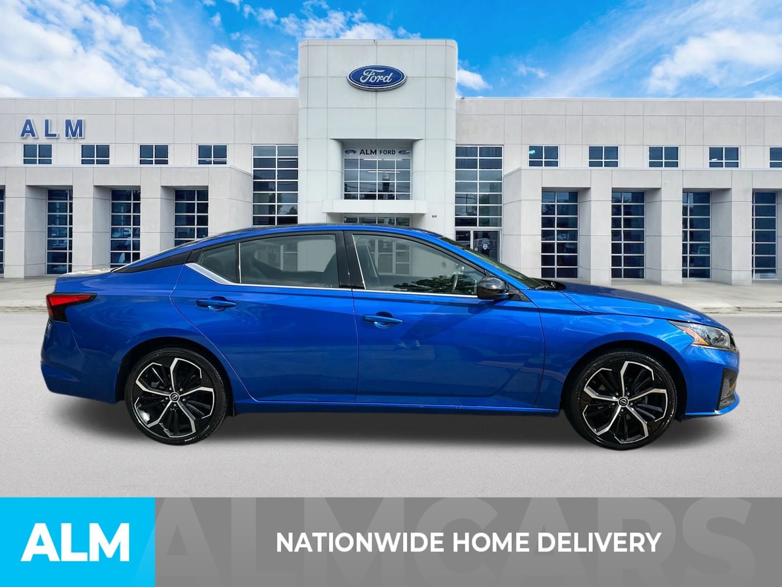Used 2025 Blue Nissan 2.5 SR image 4
