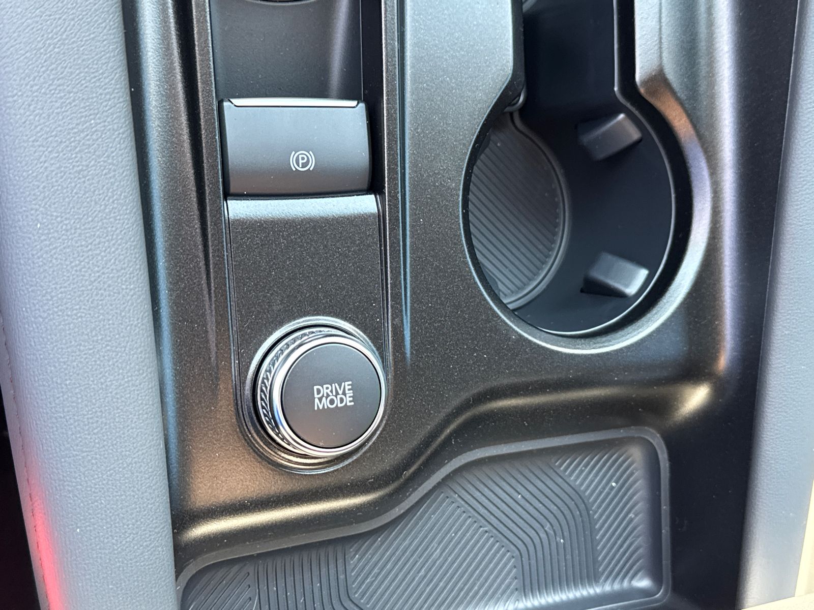 2025 Ford Explorer photo 31