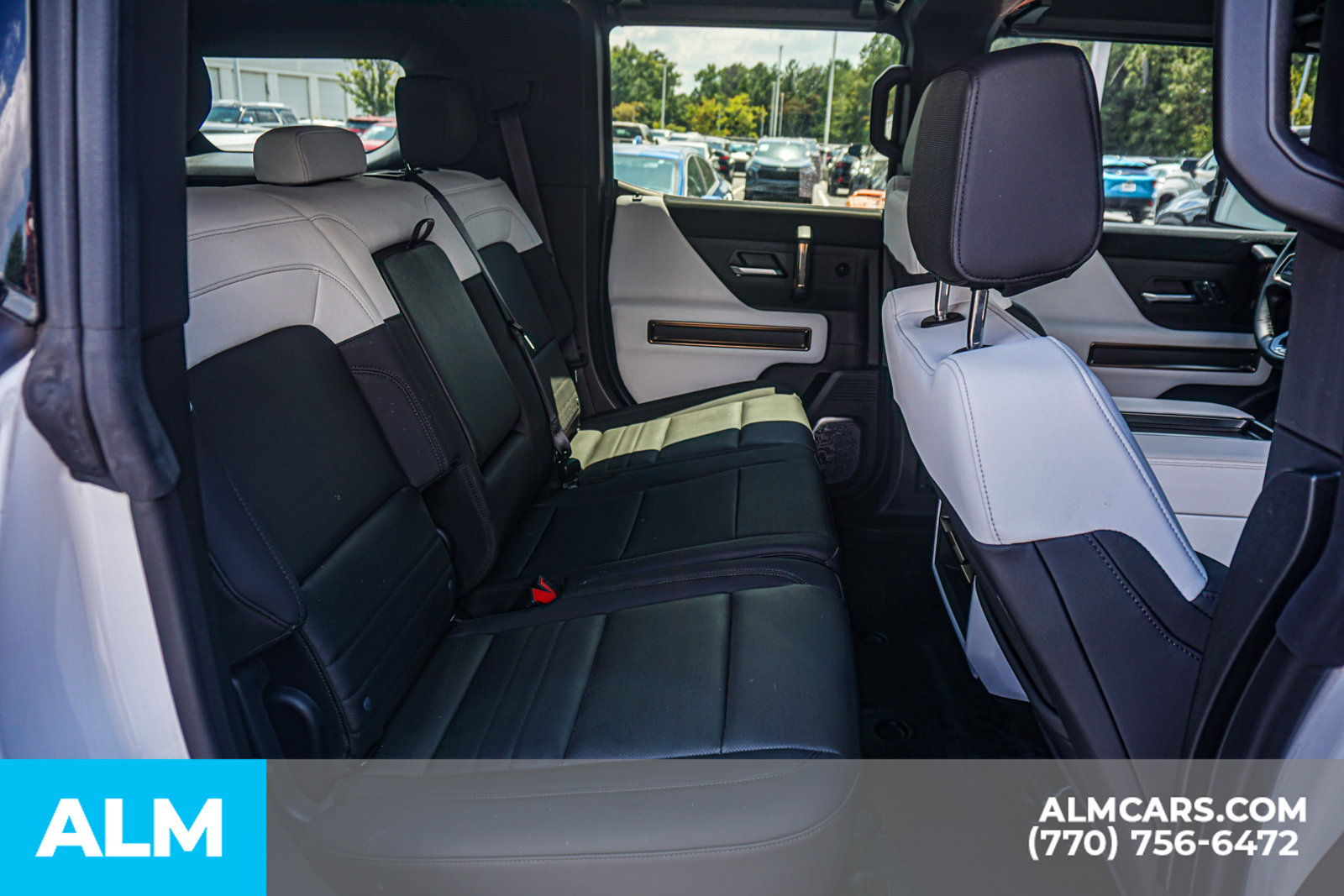 Used 2024 White GMC 2X image 24