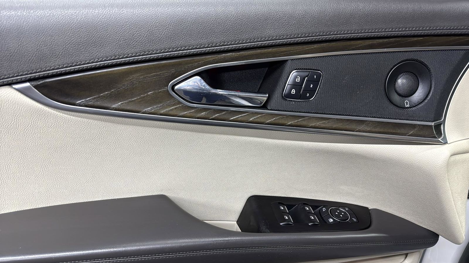 Used Car 2017 Lincoln Mkx  Reserve For Sale Under $15,000 In Austin, Texas