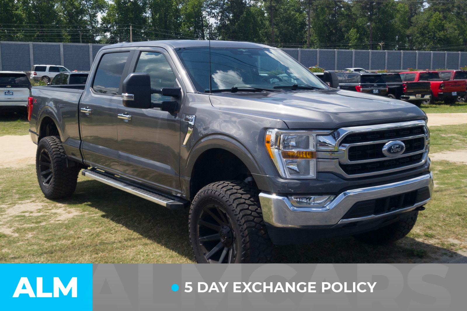 Used 2023  Ford XLT image 4