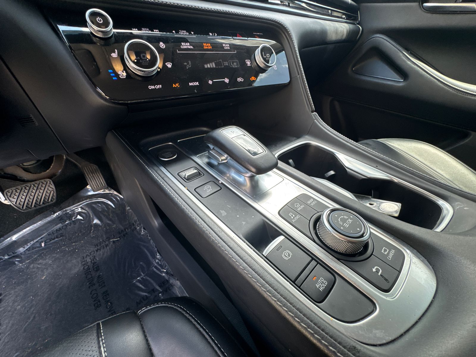 Used 2024 Gray INFINITI LUXE image 31