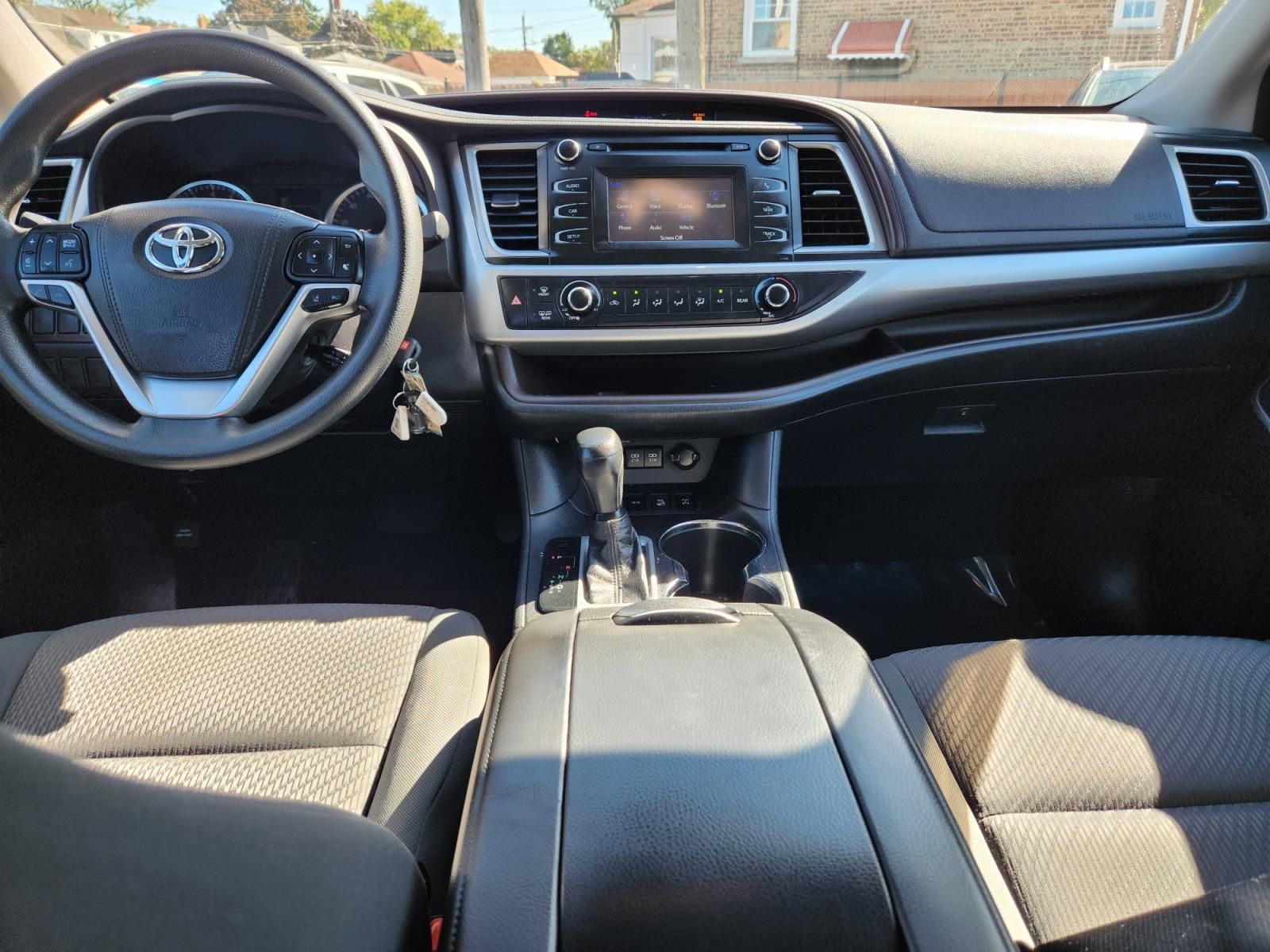 2018 Toyota Highlander LE 23