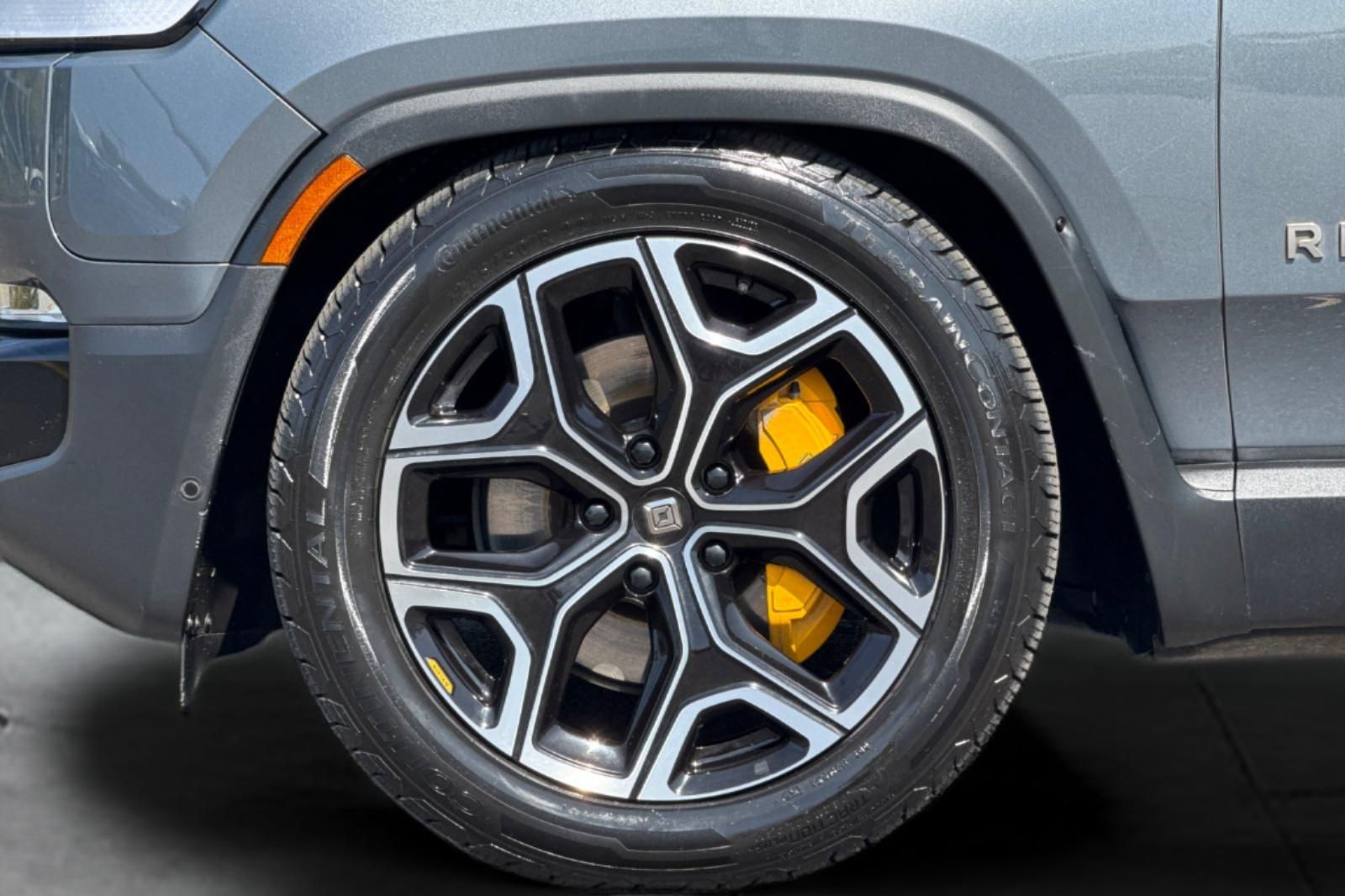 Used 2023 Rivian R1S SUV