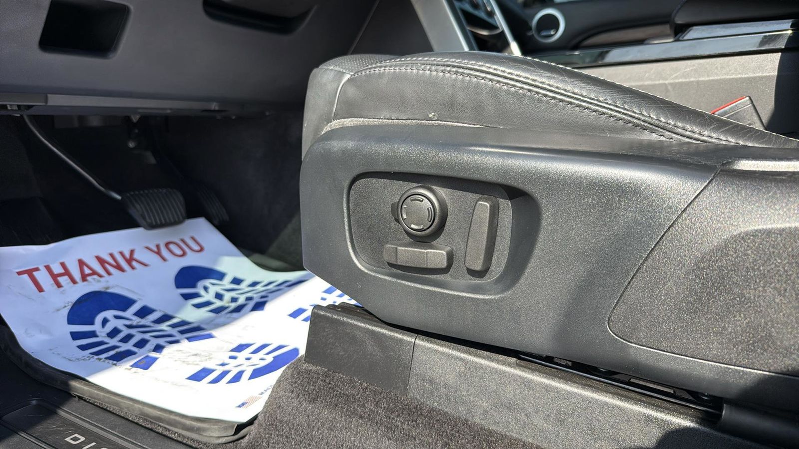 Used Car 2020 Land Rover Discovery  Hse Luxury For Sale Under $30,000 In Austin, Texas