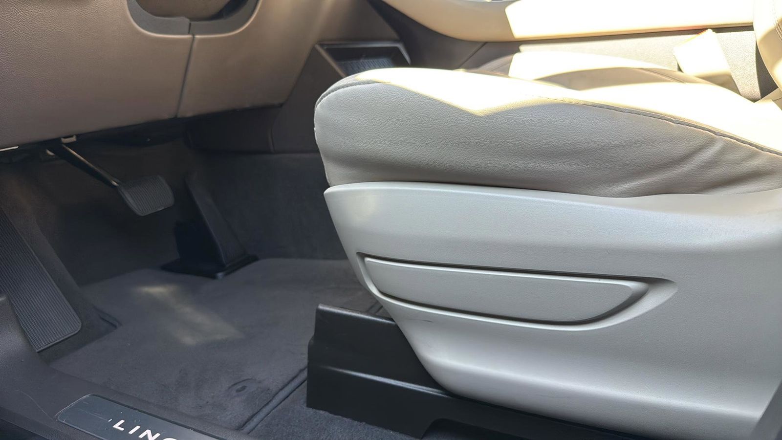 Used Car 2023 Lincoln Aviator  Reserve For Sale Under $50,000 In Austin, Texas