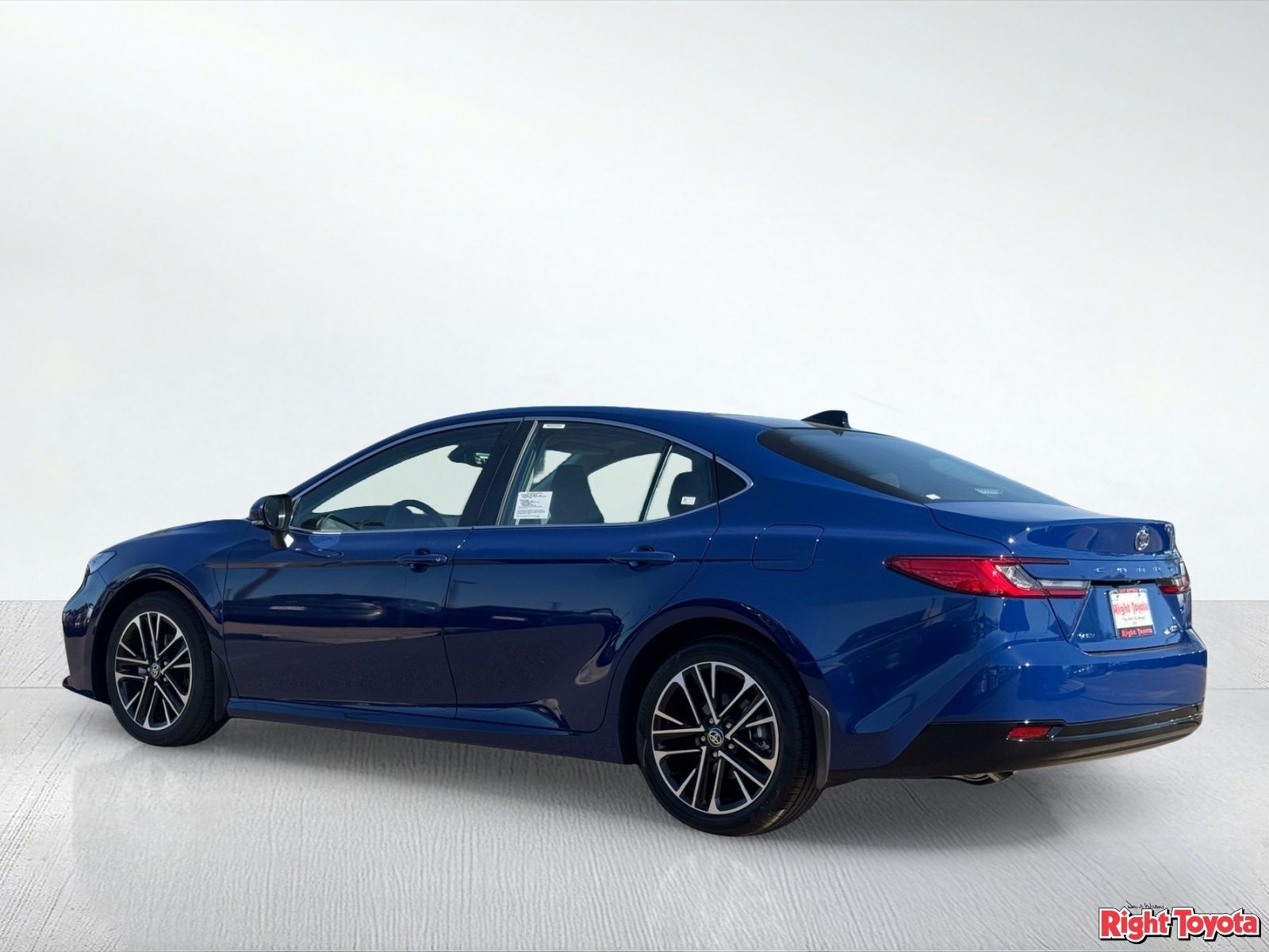 View vehicle photo 4