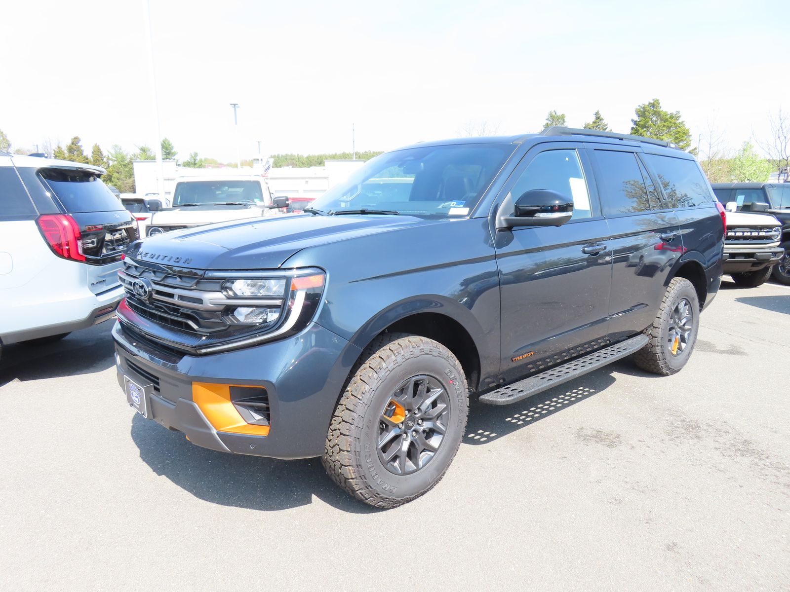 View vehicle photo 3