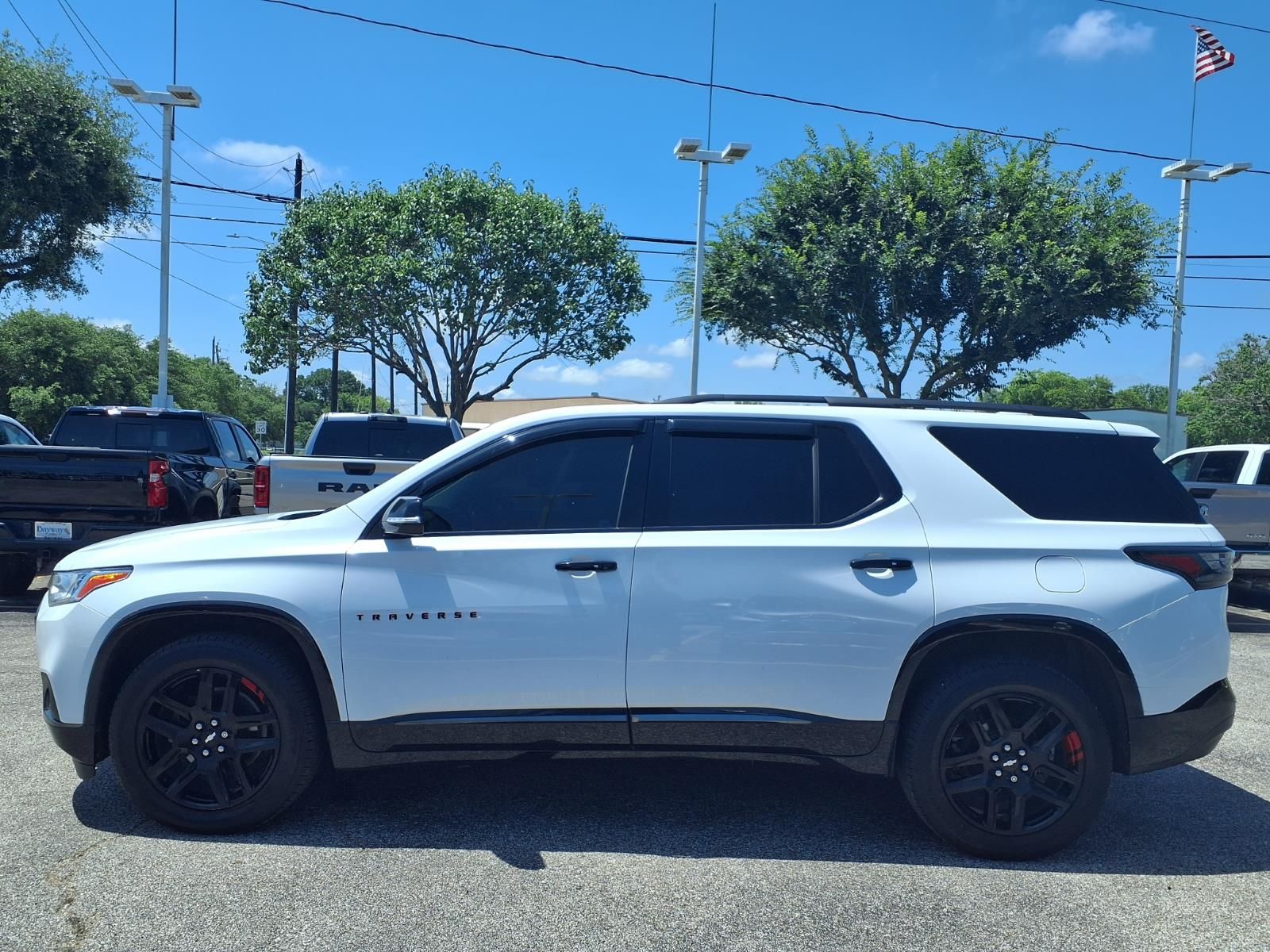 2019 Chevrolet Traverse Premier White at Community Honda