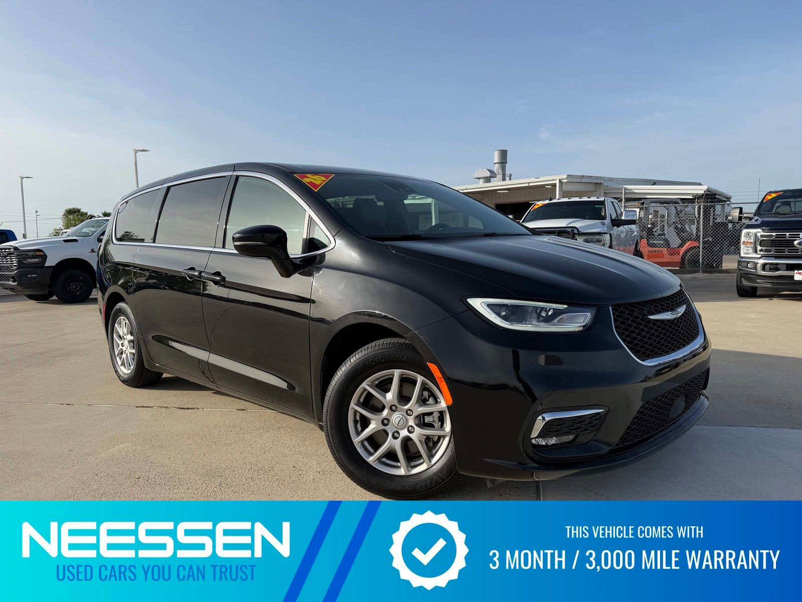 Diamond Black 2026 Chrysler Pacifica Minivan Front-Wheel Drive 9-Speed Automatic