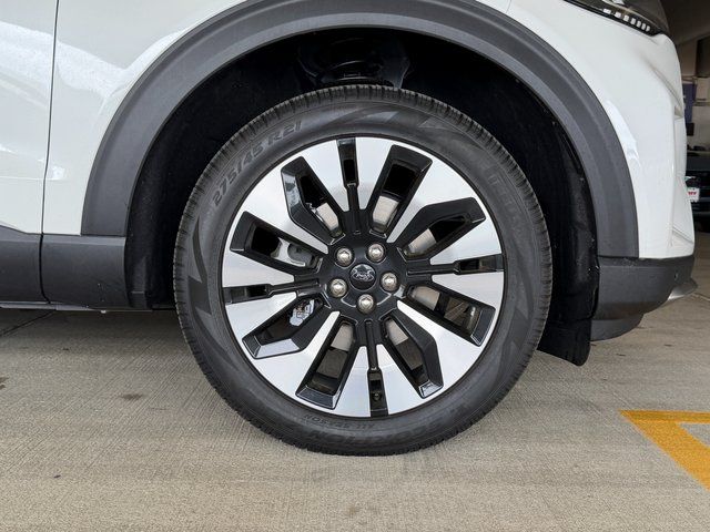 New 2026 Star White Metallic Tri-Coat Ford Platinum image 9