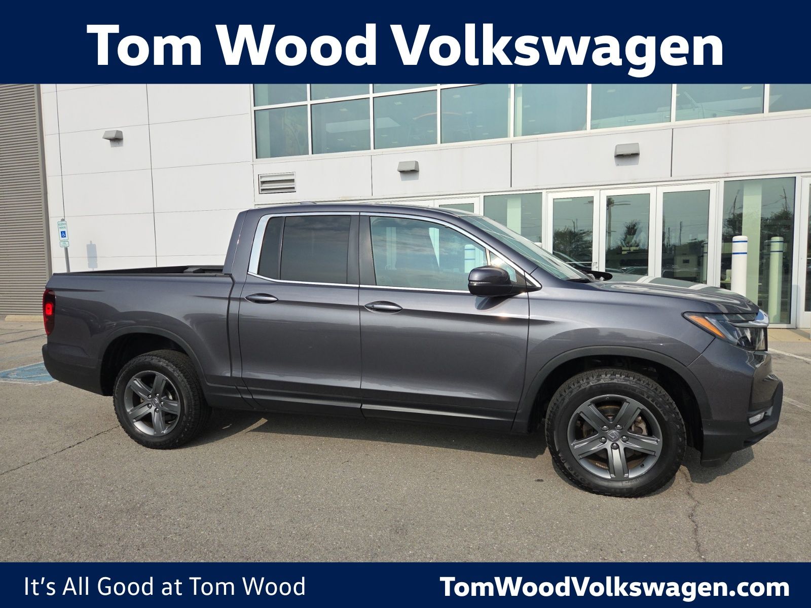 Gray (Modern Steel Metallic) 2023 Honda Ridgeline Pickup Truck All-Wheel Drive 9-Speed Automatic