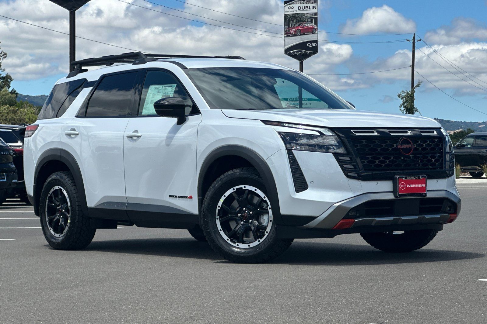 Everest White Pearl Tricoat 2026 Nissan Pathfinder Rock Creek 4WD SUV / Crossover All-Wheel Drive 9-Speed Automatic