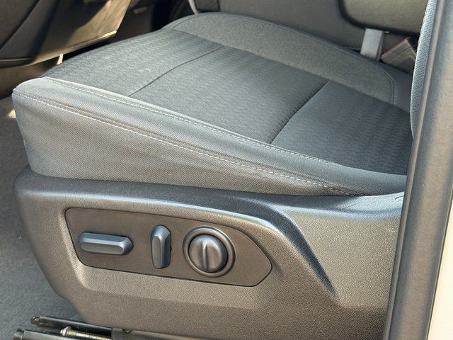Used 2022 Summit White Chevrolet Custom image 34