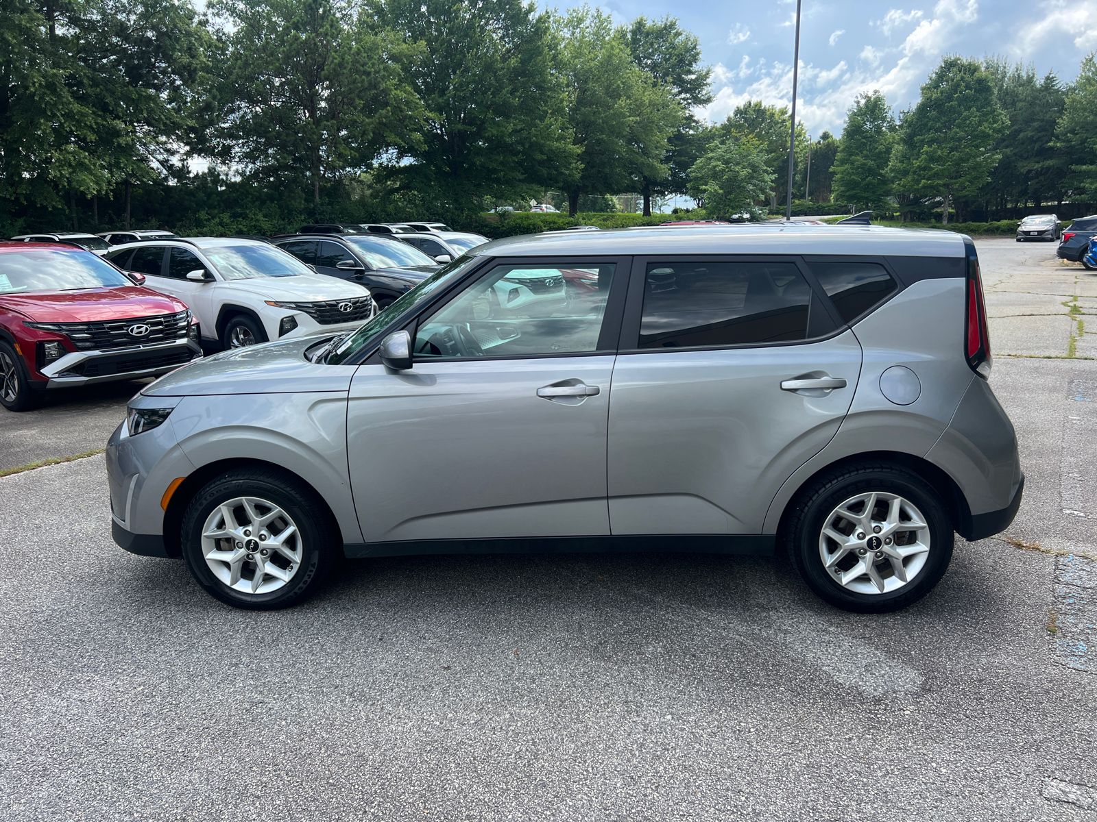 2023 Kia Soul LX photo 3