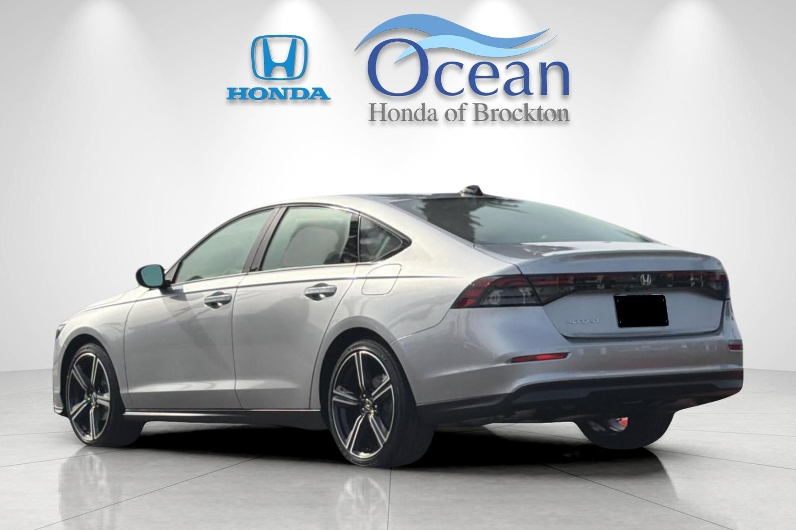 New 2026 Silver Honda SE image 3