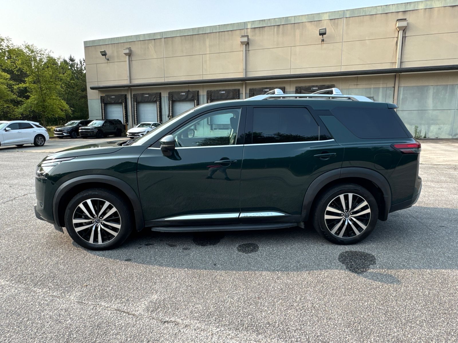 2024 Nissan Pathfinder Platinum photo 7
