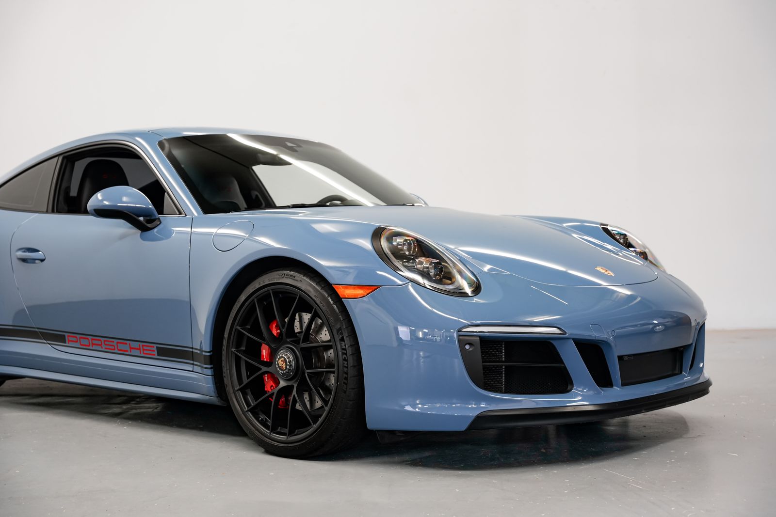 2019 Porsche 911 Carrera 4 GTS — photo 43