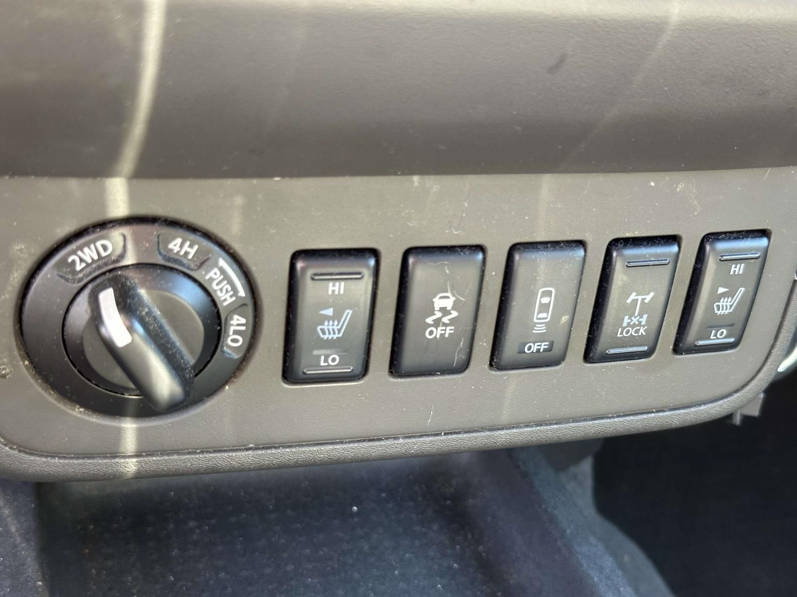 Used 2018 Black Nissan PRO-4X image 22