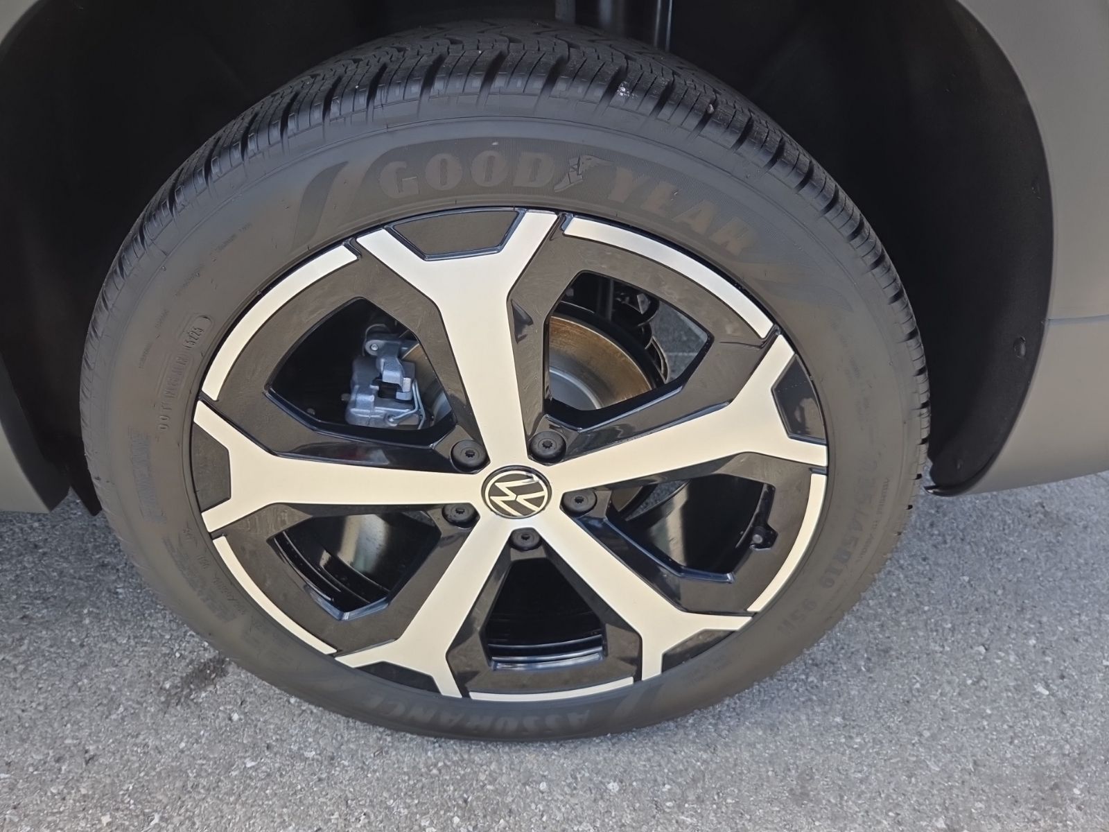new 2026 Volkswagen Taos car, priced at $35,601