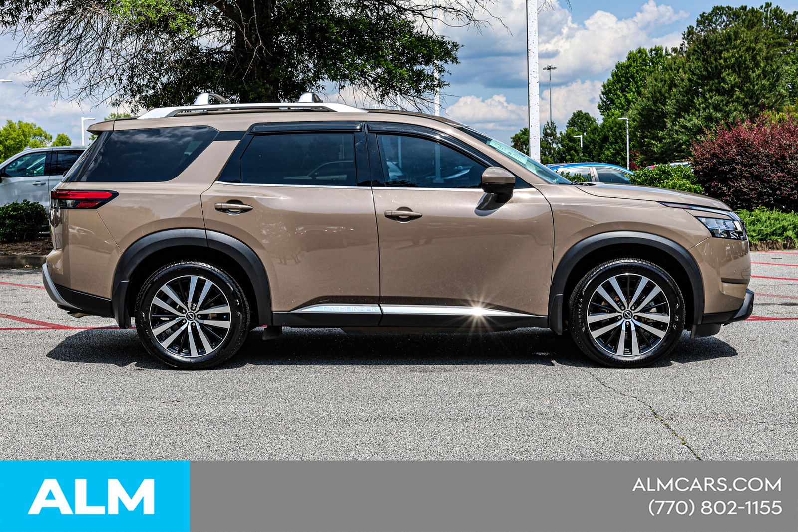 Used 2023 Beige Nissan Platinum image 11