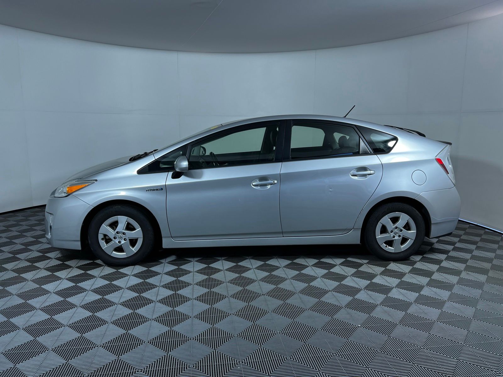Thumbnail: 2010 Toyota Prius - 8