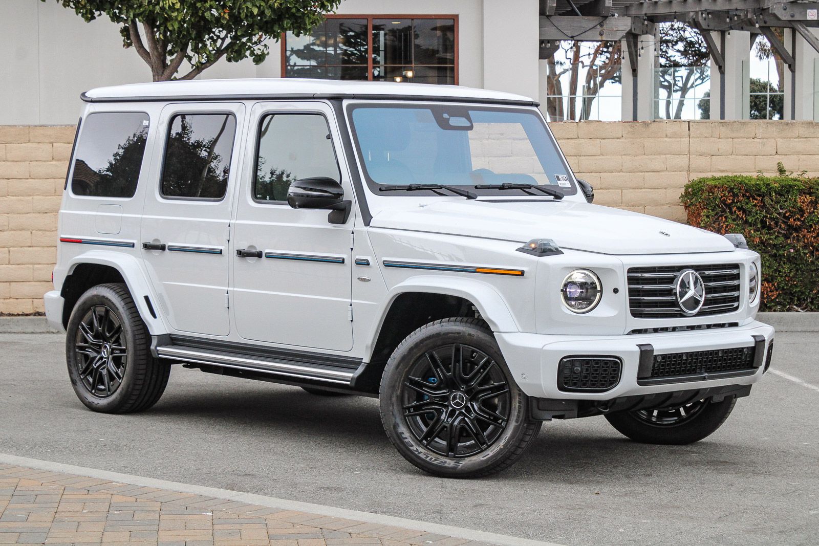 2025 Mercedes-Benz G-Class G580's photo