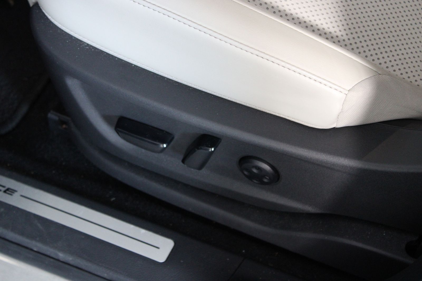 Used 2024 Blue Nissan ENGAGE+ e-4ORCE image 16
